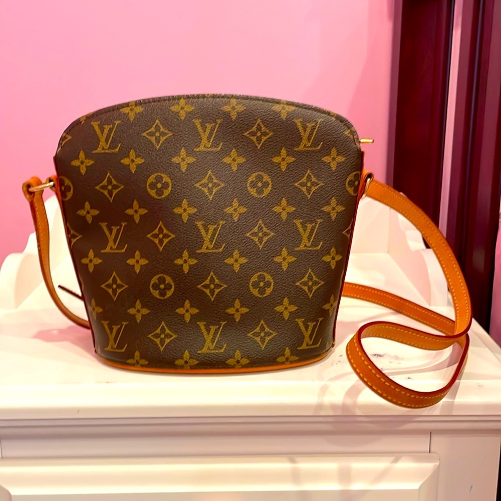 Louis Vuitton 90s vintage crossbody bag